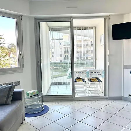 Pt100-002 Avec Loggia - Proche Commerces - *