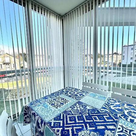 شقة Pt100-002 Avec Loggia - Proche Commerces -