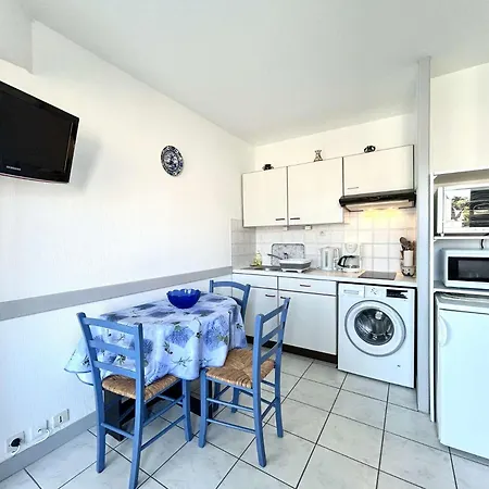 شقة Pt100-002 Avec Loggia - Proche Commerces - *