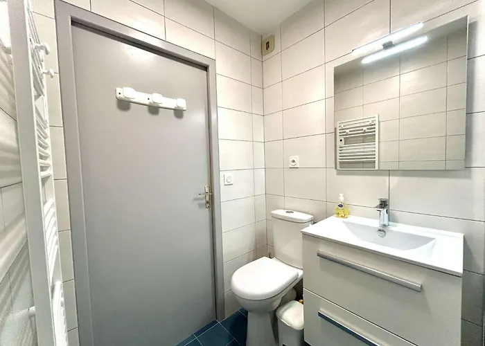 Pt100-002 Avec Loggia - Proche Commerces -